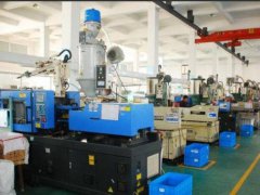 如何進行改性工程塑料注塑機的每日維護？